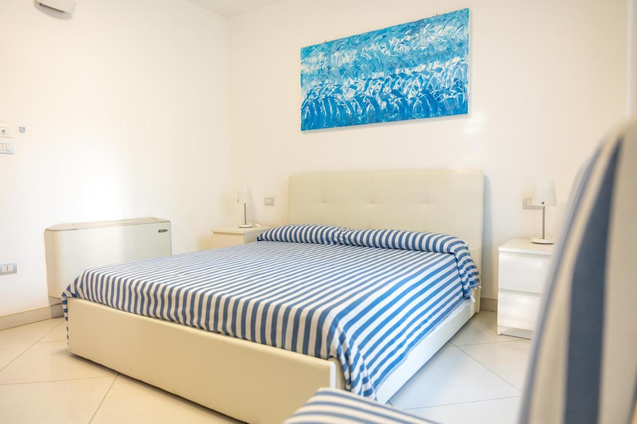 Lo Scalo Bed And Breakfast Marina Di Novaglie Алесано Екстериор снимка
