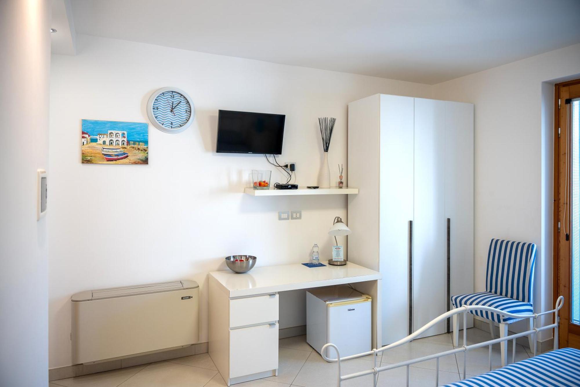 Lo Scalo Bed And Breakfast Marina Di Novaglie Алесано Екстериор снимка